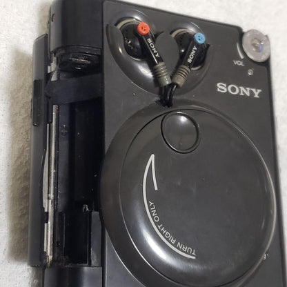 SONY WARKMAN WM-51 - Powers on, but malfunctioning. Sold as junk.
