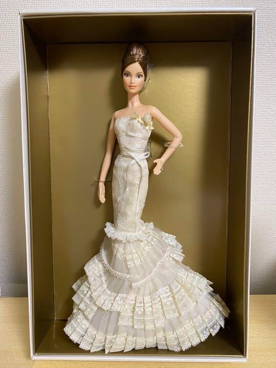 Barbie The Romanticist Vera Wang Bride Gold Label NRFB 8580pcs Limited Used
