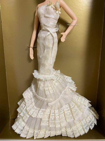 Barbie The Romanticist Vera Wang Bride Gold Label NRFB 8580pcs Limited Used