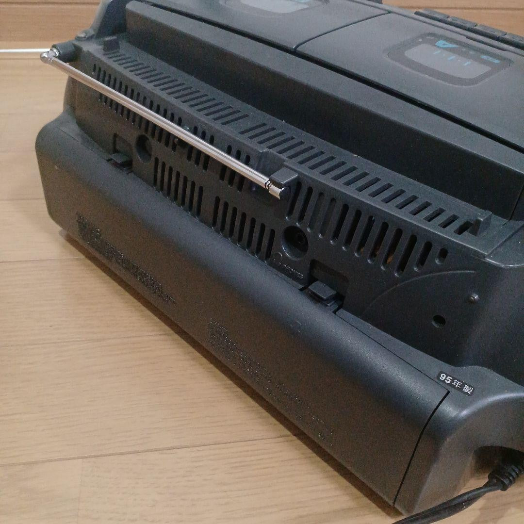 Victor CD radio cassette player with remote control, Showa era retro style.