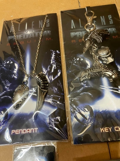 Rare not for sale Alien vs Predator goods set pendant etc. AVP2