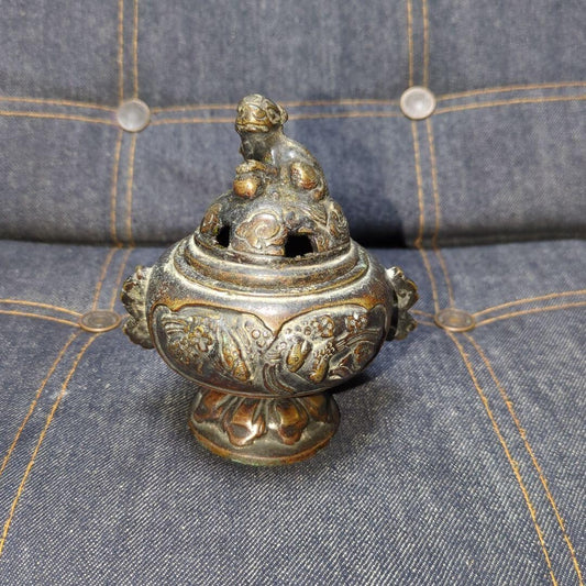 Showa retro, vintage, lion decoration, brass metal incense burner.