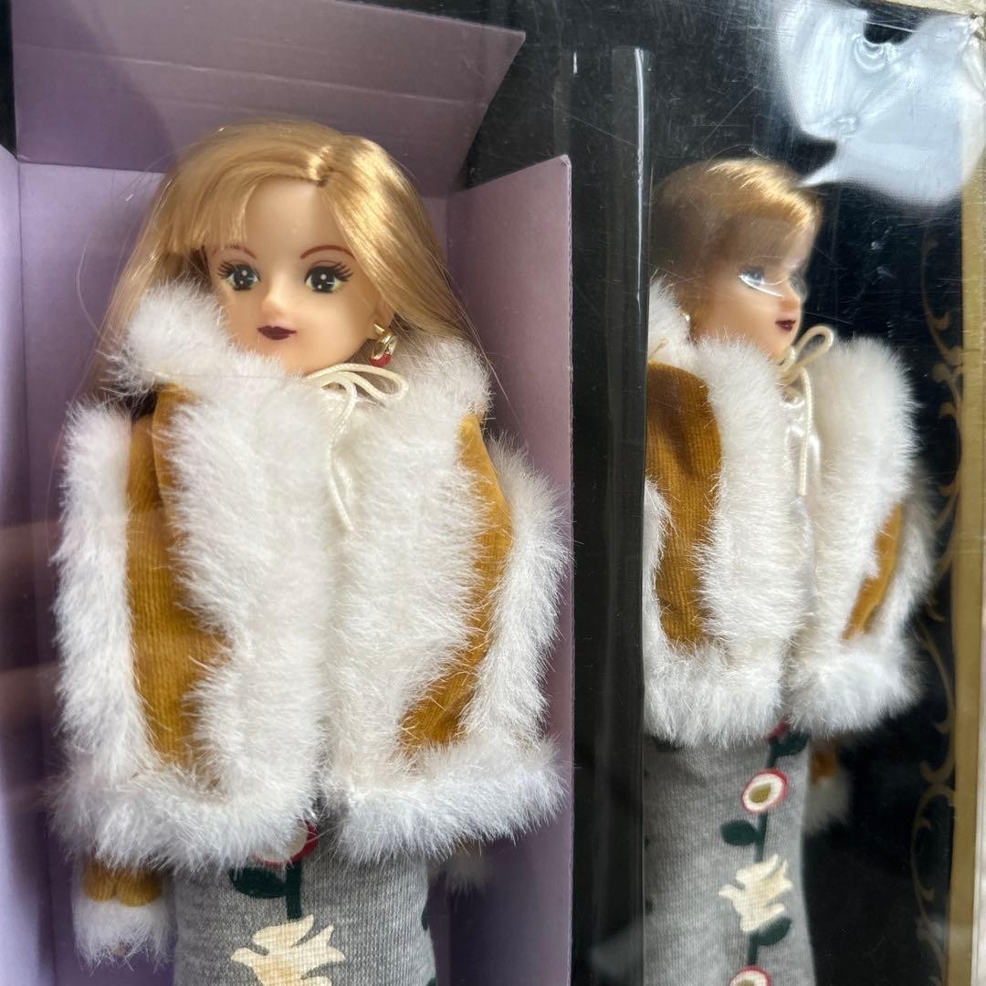 Rare ANNA SUI Supermodel Doll Kit Set Authentic Vintage Figure Collectible
