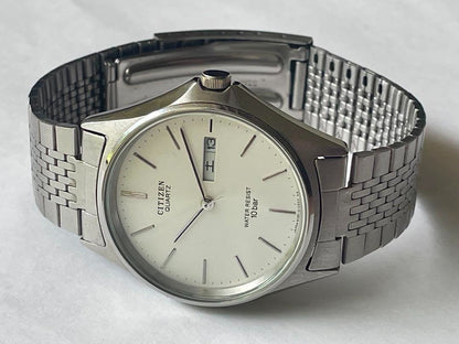 Citizen Quartz G100-G03685K 10 Bar