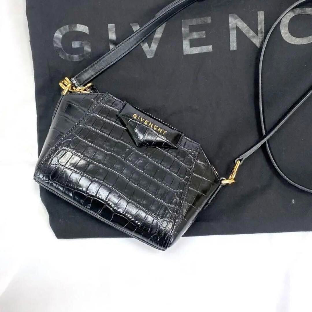 GIVENCHY Antigona Nano Mini shoulder Bag Black Leather Gold Hardware Used