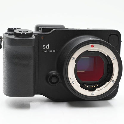 SIGMA sd Quattro H body Sigma mirrorless single-lens reflex camera