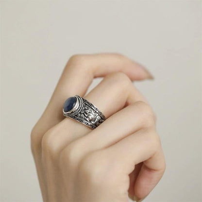 Antique-style blue cat's eye ring, silver, engraved.