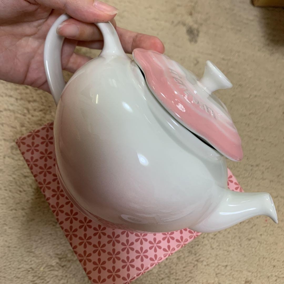 Le Creuset Small Flower Teapot with Infuser 22 oz 0.6L Powder Pink Stoneware