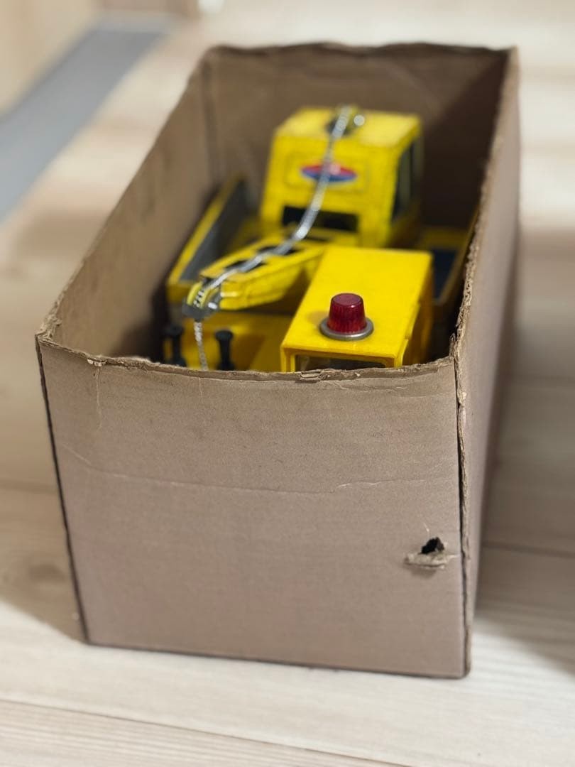 Bandai Wrecker Truck 8 SERIES WRECK TRUCK Battery-Operated with Box