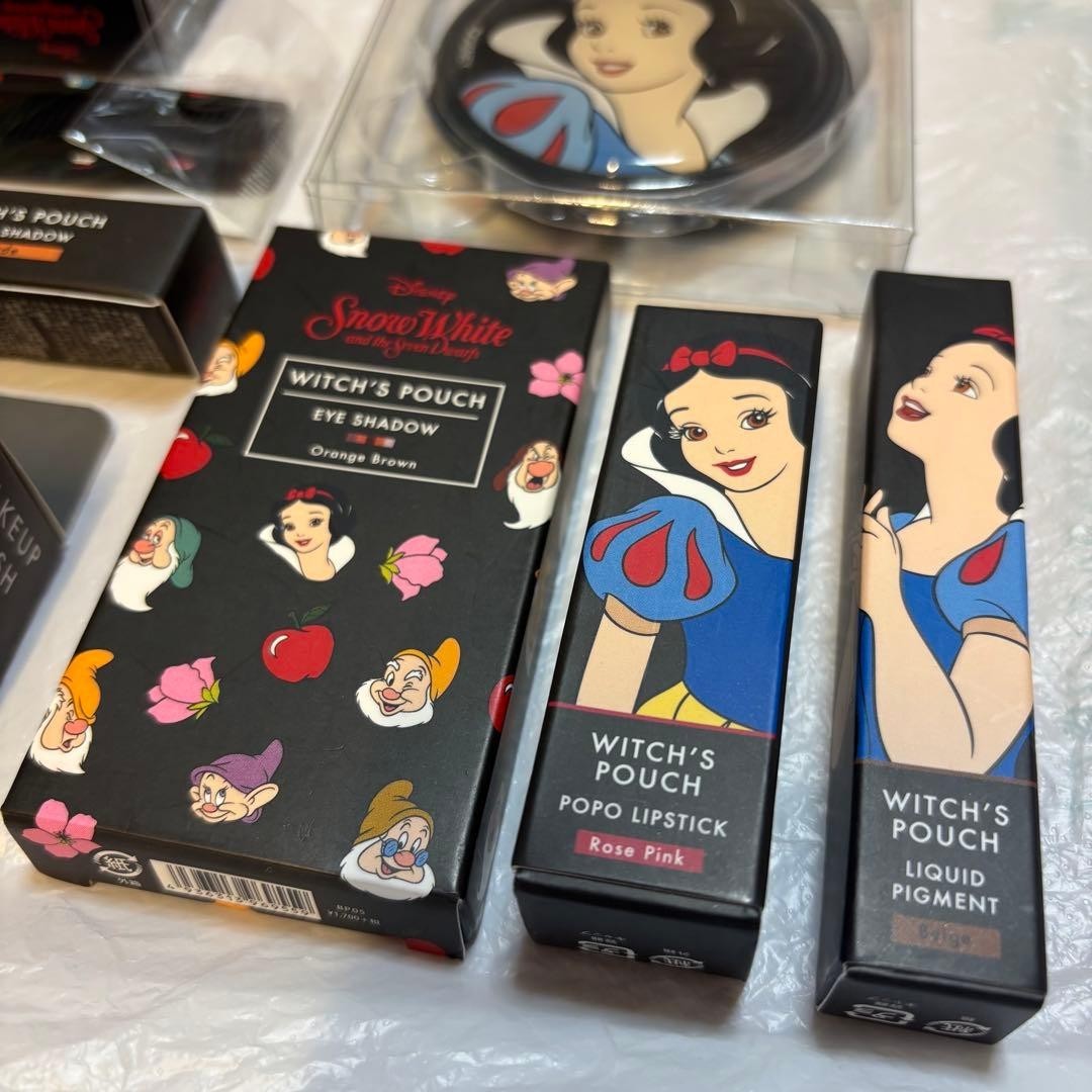 Disney Store Snow White Makeup Brush Eyeshadow Palette Cosmetic Set New