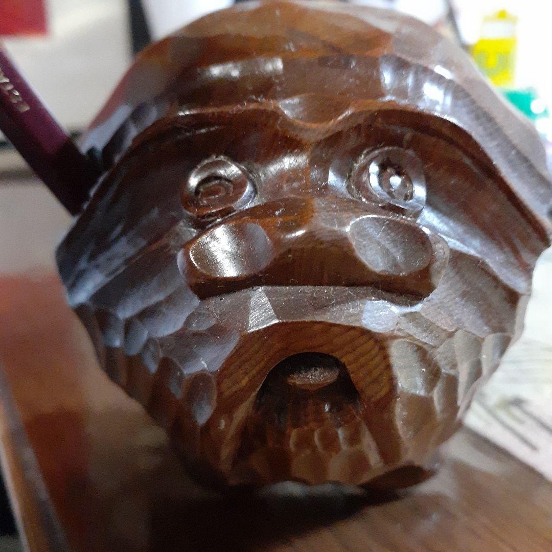 Mid-Century Wooden Carved Figurine: Upward-Facing Korobokkuru Ornament