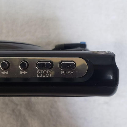 SONY WARKMAN WM-51 - Powers on, but malfunctioning. Sold as junk.