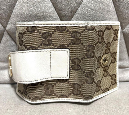 GUCCI Key Case 6 Consecutive GG Pattern White Heart Fashionable Used with box